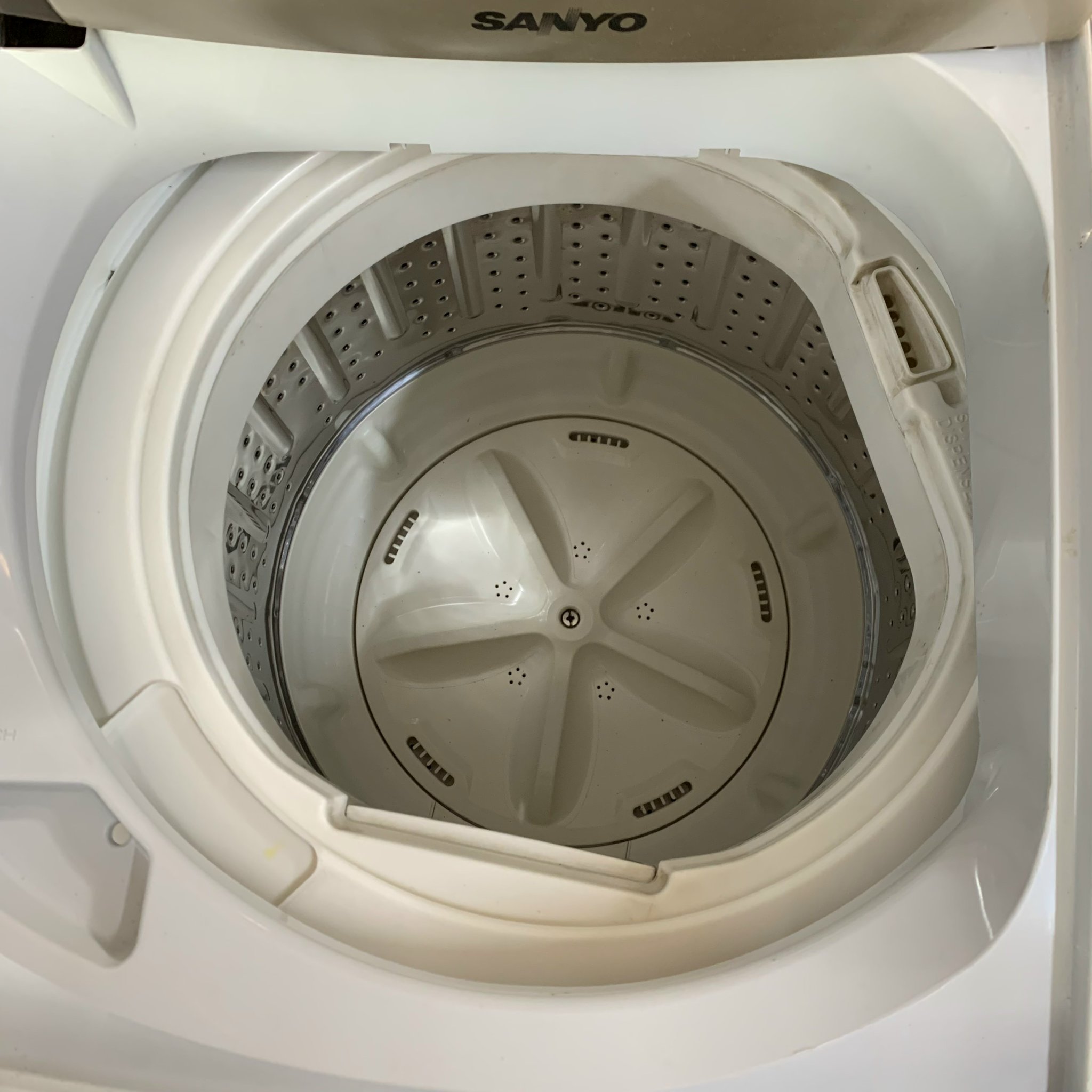 Máy giặt sanyo 7kg asw-s70v1t