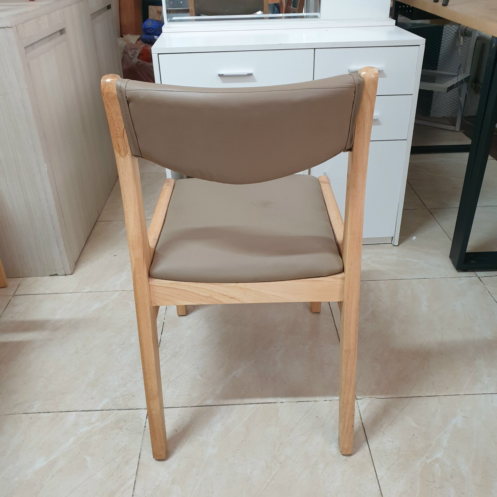 Ghế bella gỗ cao su