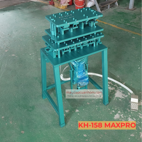 dot-dap-cua-nhom-maxpro-dung-ke-dan-6-kh-158