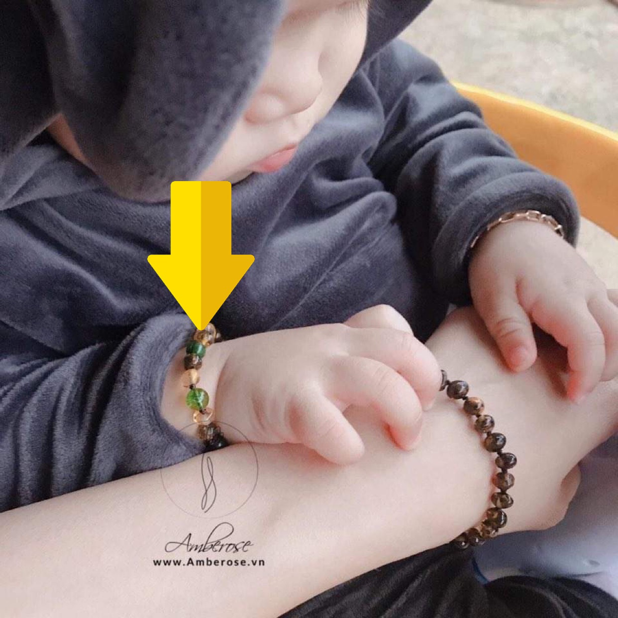 vòng tay hổ phách cho người lớn