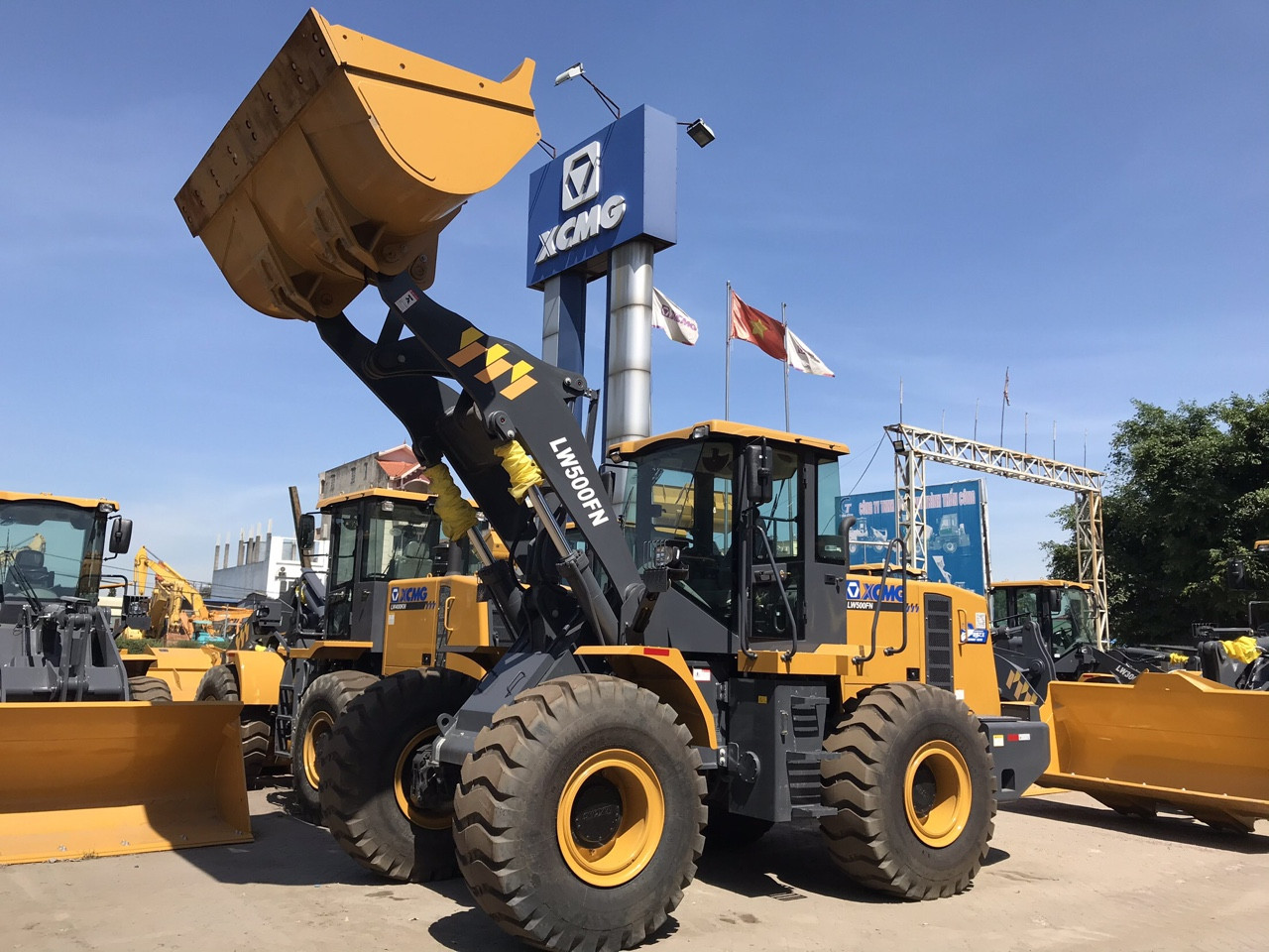 BÀN GIAO MÁY XÚC LẬT XCMG LW500FN TẠI VĨNH PHÚC BÀN GIAO MÁY XÚC LẬT XCMG LW500FN TẠI VĨNH PHÚC