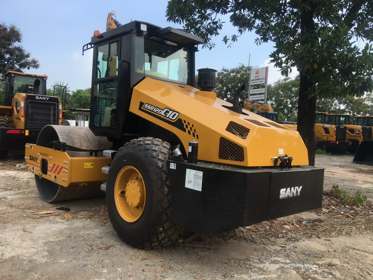 XE LU RUNG 1 BÁNH THÉP SANY SSR120-C10 CÔNG TY TNHH MÁY MÓC FULI VIỆT NAM