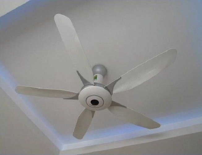 Quạt trần 5 cánh Panasonic F-60WWK (Trắng)