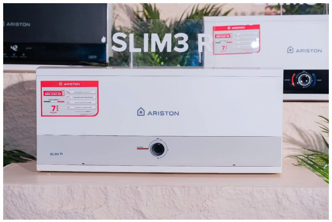 Máy nước nóng gián tiếp Ariston 30 lít SLIM3 30 R AG+ VN . có ion bạc diệt khuẩn làm sạch nước. Công lắp 200.000/1 chiếc