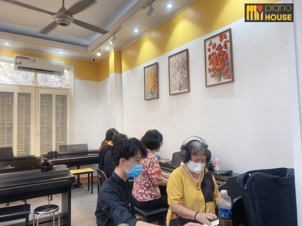 Nơi giao lưu Piano dành cho người cao tuổi ở Hà Nội