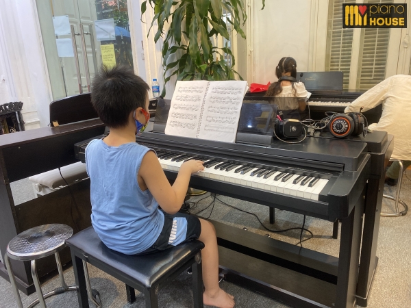 Khám phá những lợi ích tuyệt vời khi cho trẻ học Piano sớm