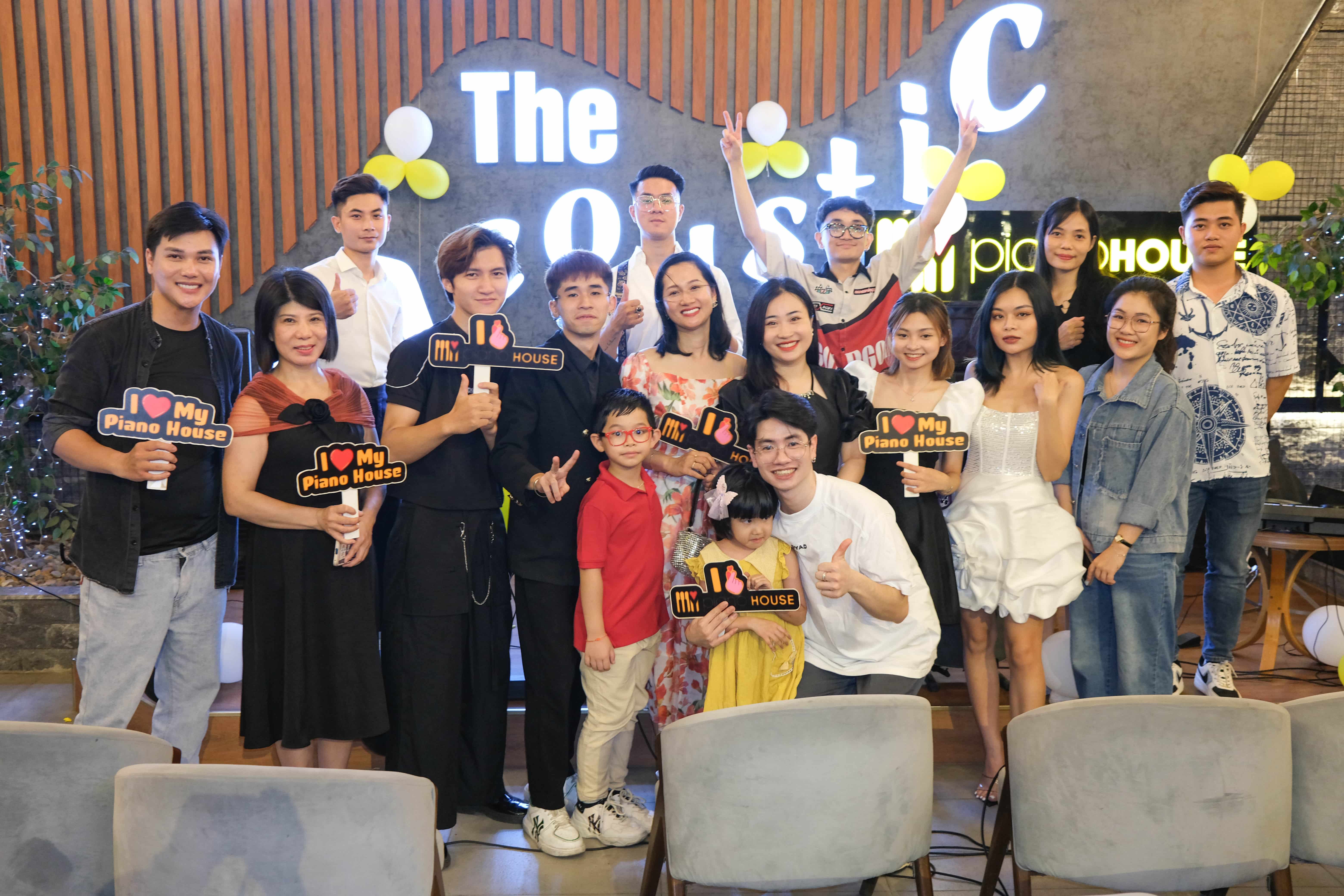 LỚP HỌC PIANO TẠI QUẬN HOÀNG MAI – KHI ÂM NHẠC KHẼ CHẠM VÀO TÂM HỒN