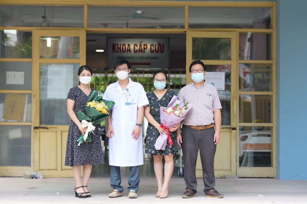 Bệnh viện đa khoa tỉnh Hà Nam nhận hàng hỗ trợ từ các nhà hảo tâm trên địa bàn tỉnh.