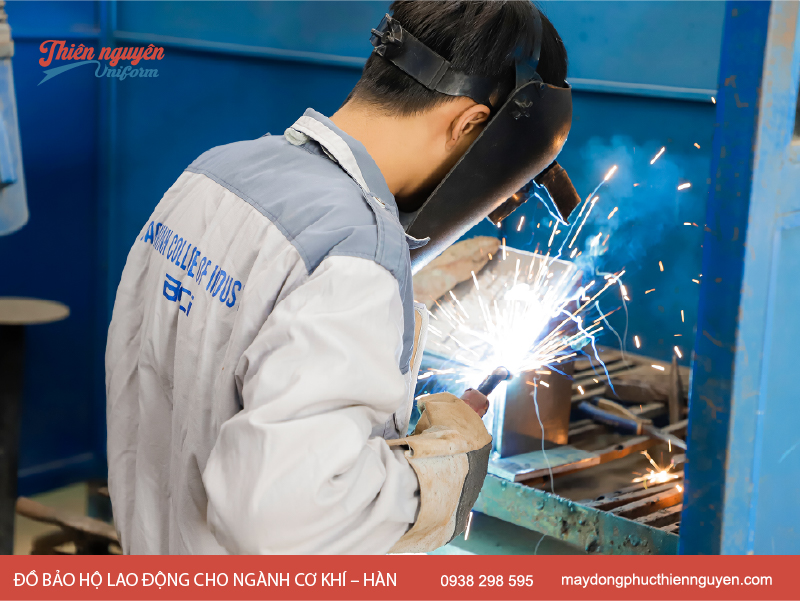 Đồ bảo hộ lao động dành cho ngành cơ khí hàn