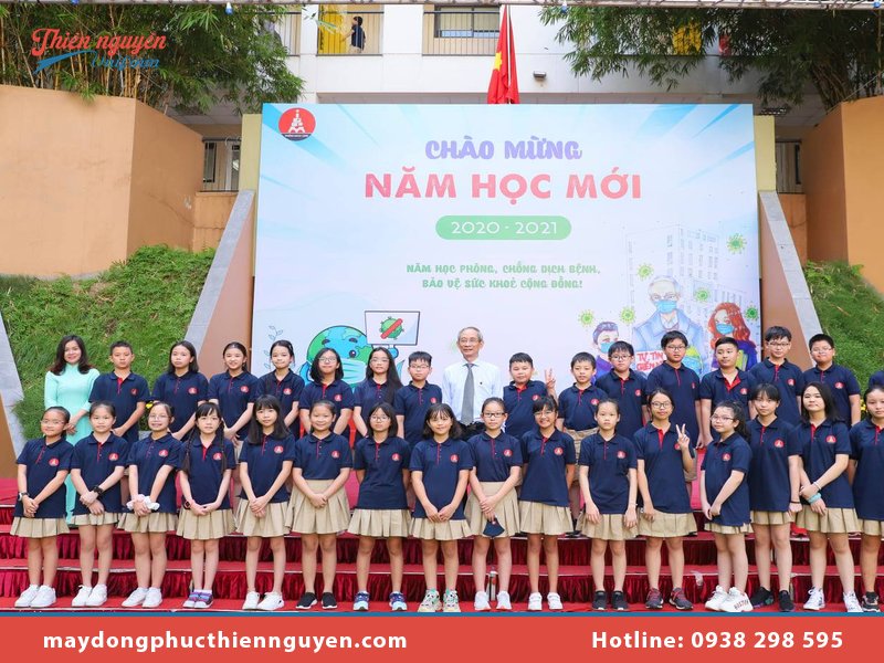 Thiết kế áo sơ mi và quần/váy đặc trưng