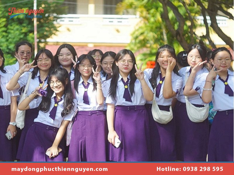 Váy dài tím - Biểu tượng vượt thời gian