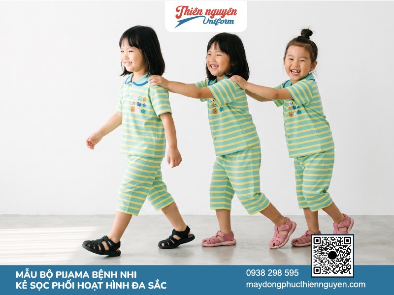 Bộ quần áo bệnh nhân khoa nhi kẻ sọc phối họa tiết hoạt hình