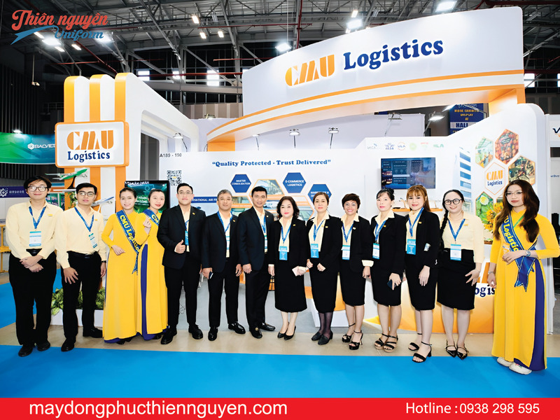 CMU Logistics sử dụng đồng phục khi tham gia triển lãm