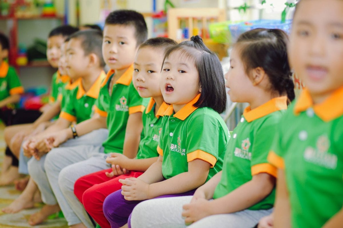 Những cách bảo quản đồng phục mầm non 