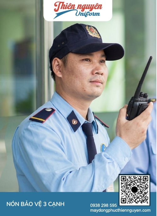 Nón bảo vệ 3 cạnh có gắn sao và cành tùng