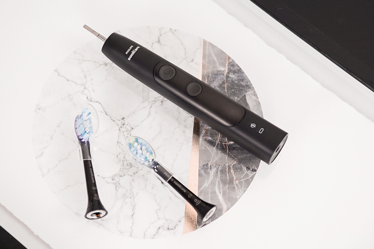 ban chai dien philips sonicare expertclean 7300