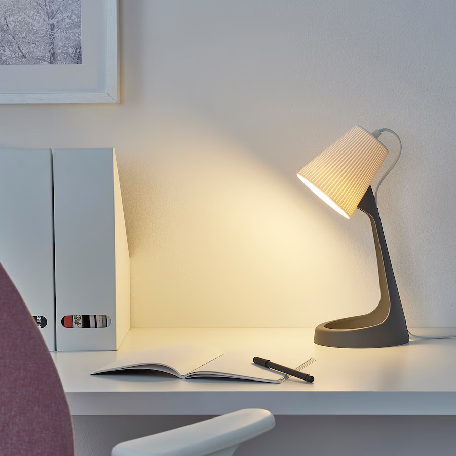 Den ban lam viec Ikea svallet