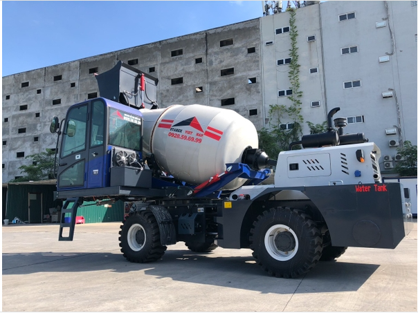 danh-gia-chi-tiet-h25-dong-xe-tron-be-tong-tu-nap-lieu-4m3-duoc-ua-chuong-nhat-2