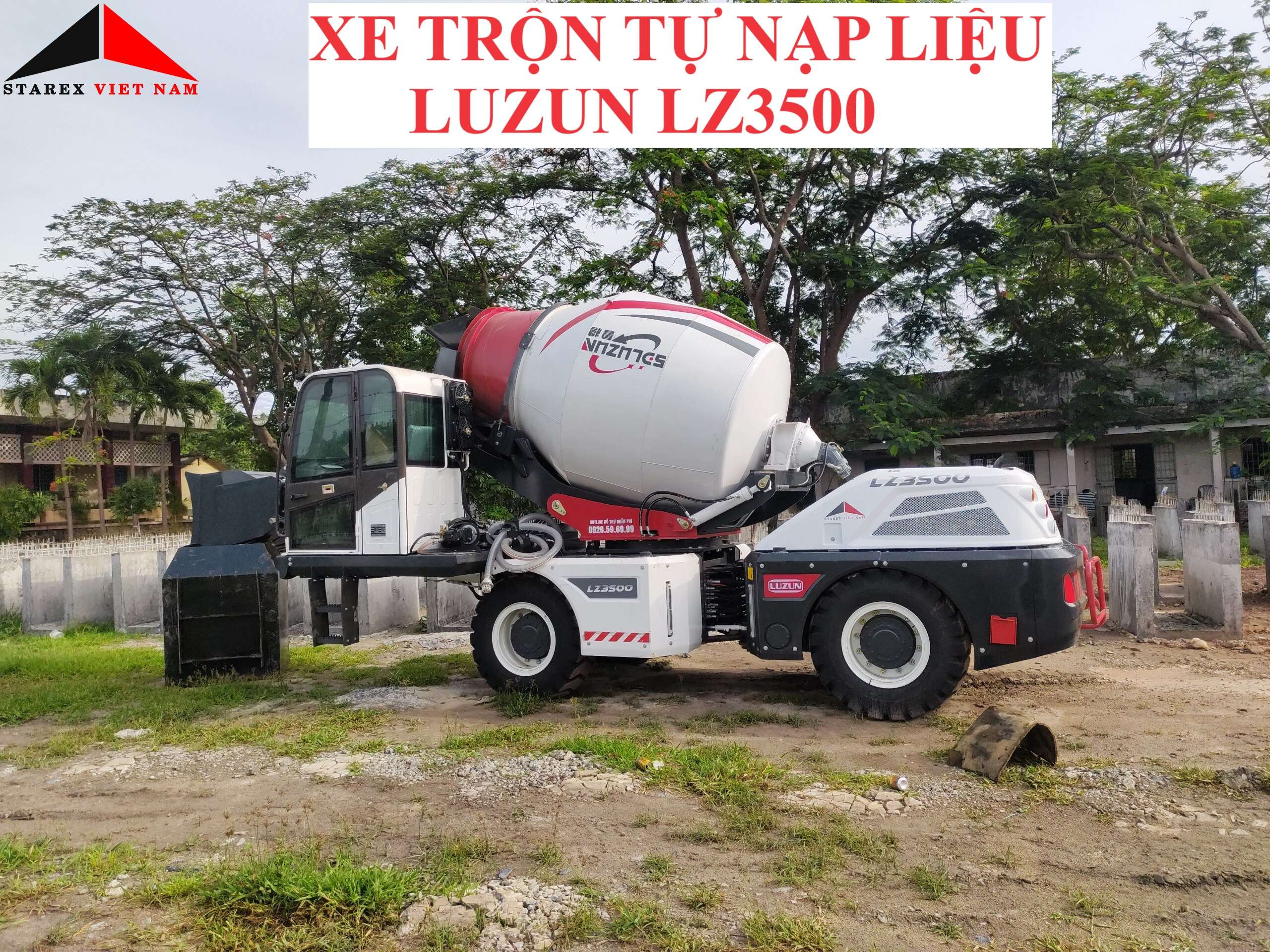 xe-tron-tu-nap-lieu-lz3500-thi-cong-xay-dung-duong-nong-thon-moi-o-ha-tinh-2023