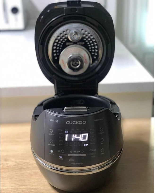 Nồi Cơm Điện Cao Tần Cuckoo CRP-DHB0660FDM - 1.08L
