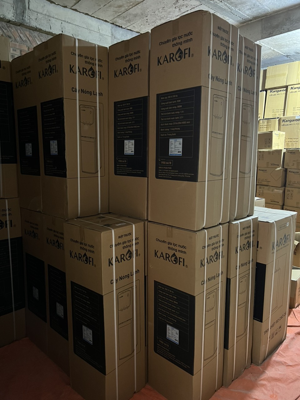 [CHÍNH HÃNG][QUÀ TẶNG 500K] Cây nước nóng lạnh hút bình Karofi HC19