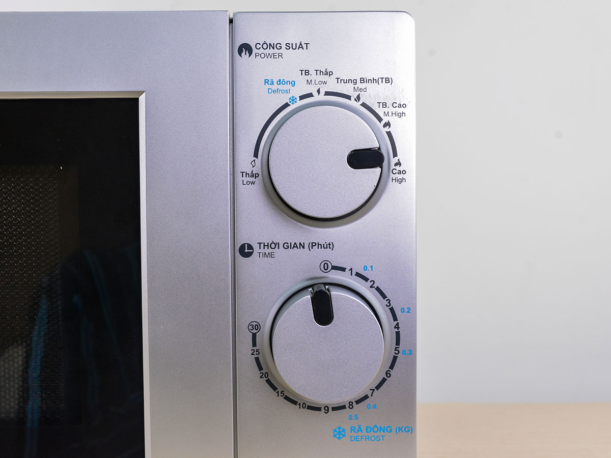 [HÀNG CHÍNH HÃNG] Lò vi sóng Sharp R-207VN-SL