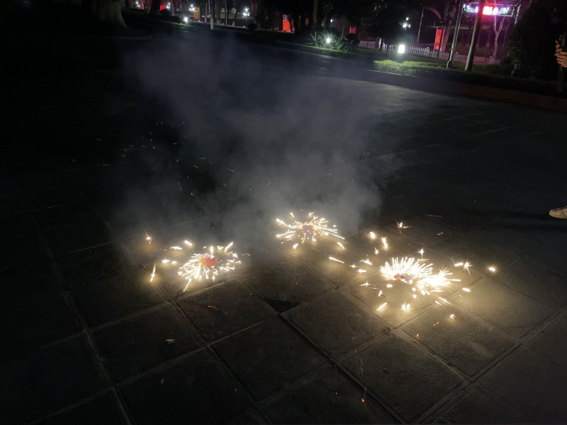 [HÀNG CHÍNH HÃNG] Pháo hoa Con sò đổi màu của Bộ Quốc Phòng vui lễ tết