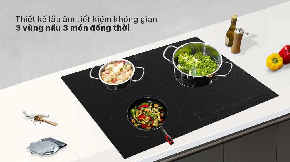 [GIẢM 30%] [HÀNG CHÍNH HÃNG] Bếp từ 3 vùng nấu lắp âm Electrolux LIT60342