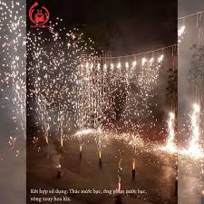 [HÀNG CHÍNH HÃNG] Pháo hoa Ống phun nước bạc cầm tay của Bộ Quốc Phòng vui lễ tết