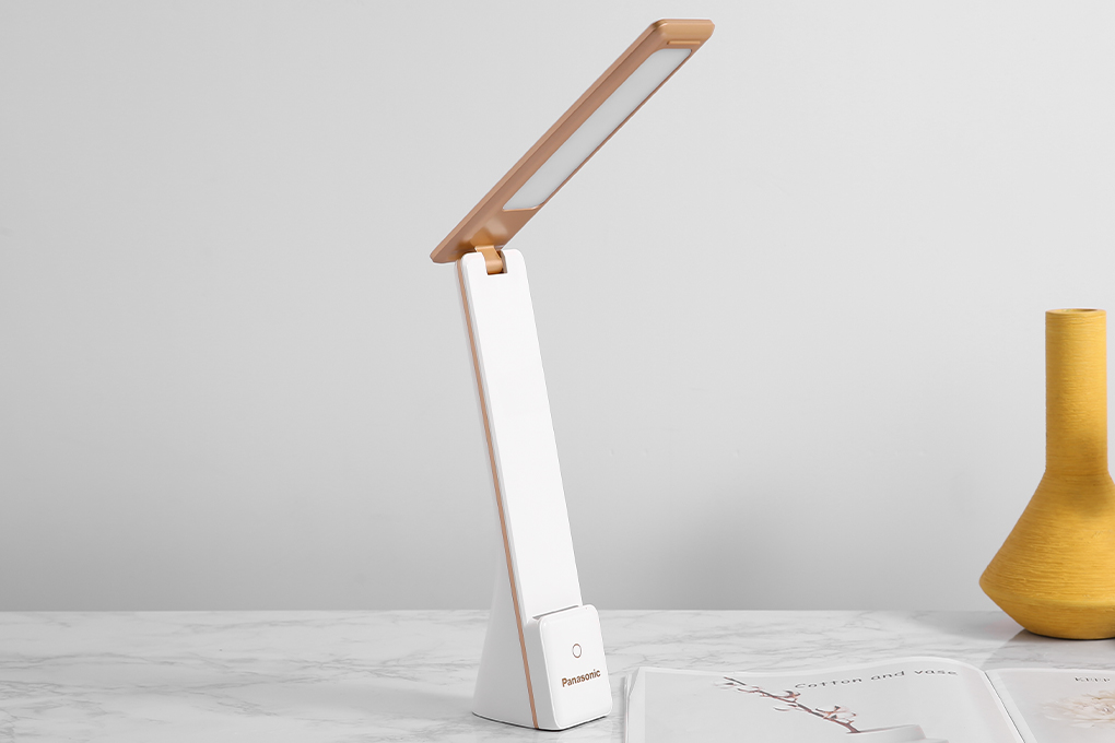 [CHÍNH HÃNG] Đèn bàn sạc LED Panasonic HHGLT0339W88L-Trắng