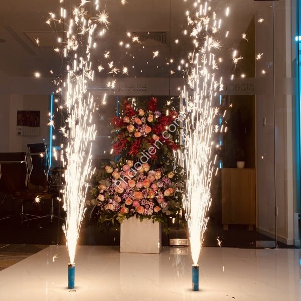 [HÀNG CHÍNH HÃNG] Pháo hoa Ống phun nước bạc cầm tay của Bộ Quốc Phòng vui lễ tết