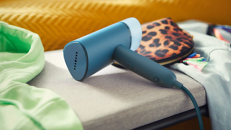 [HÀNG CHÍNH HÃNG] Bàn ủi hơi nước cầm tay Philips STH3000