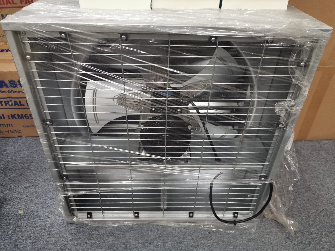 [HÀNG CHÍNH HÃNG] Quạt thông gió siêu công nghiệp khung vuông Komasu V580-S / V680-S