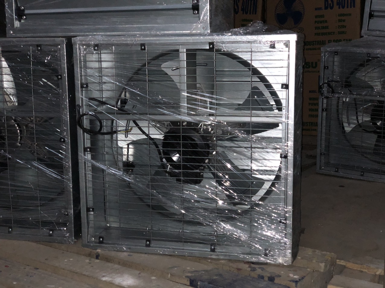 [HÀNG CHÍNH HÃNG] Quạt thông gió siêu công nghiệp khung vuông Komasu V580-S / V680-S