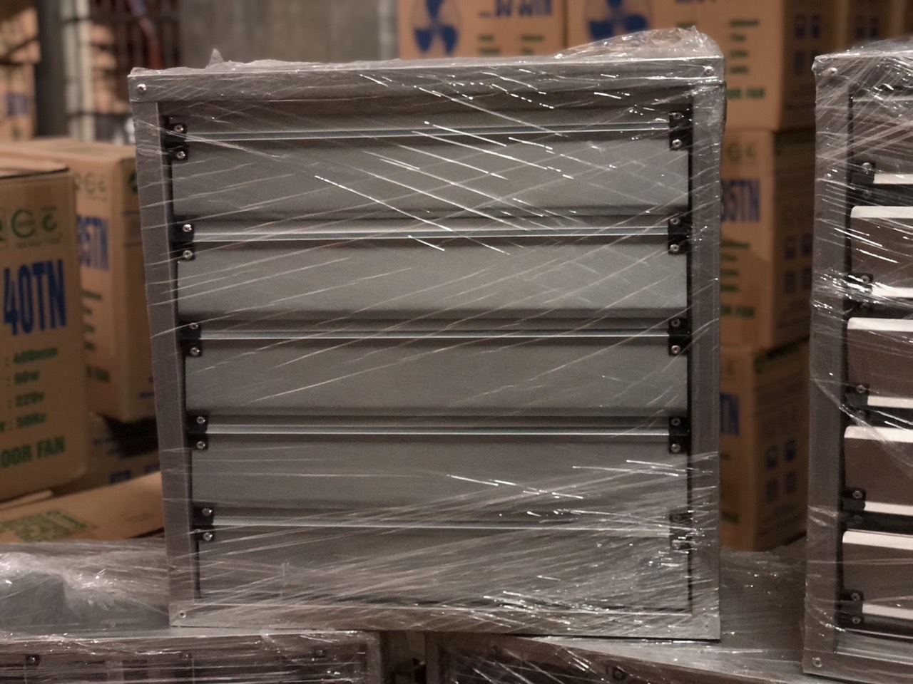 [HÀNG CHÍNH HÃNG] Quạt thông gió siêu công nghiệp khung vuông Komasu V580-S / V680-S