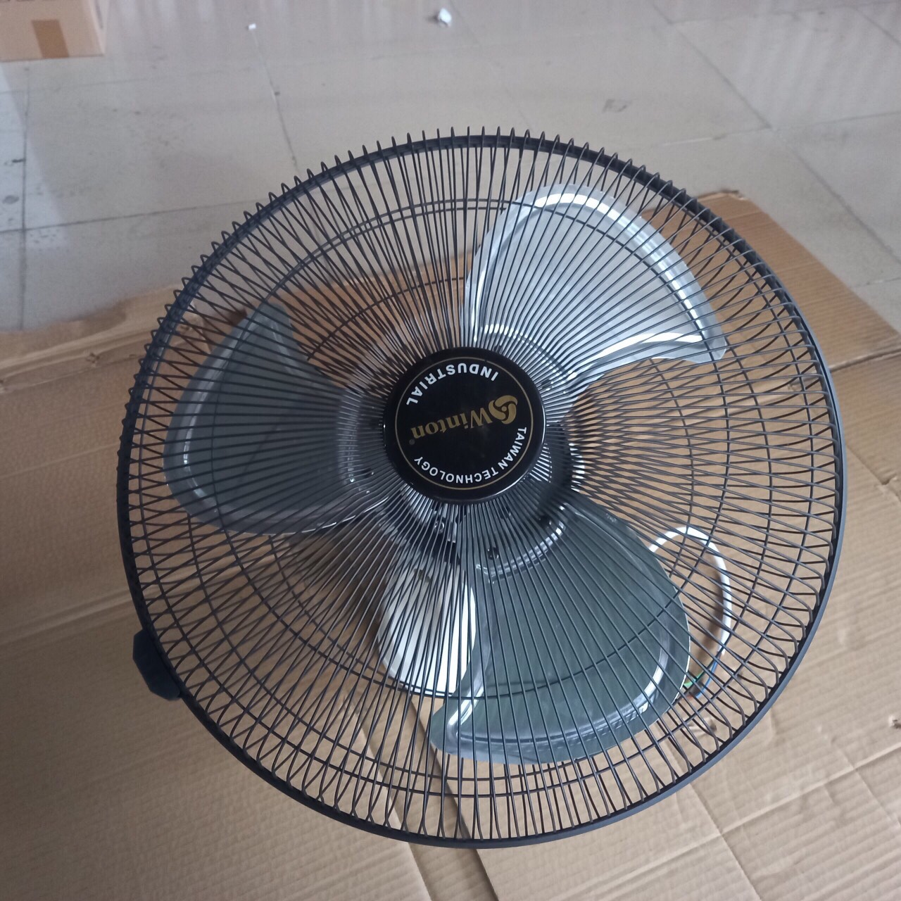 [HÀNG CHÍNH HÃNG] Quạt đảo trần lồng đen Winton EF450-MM