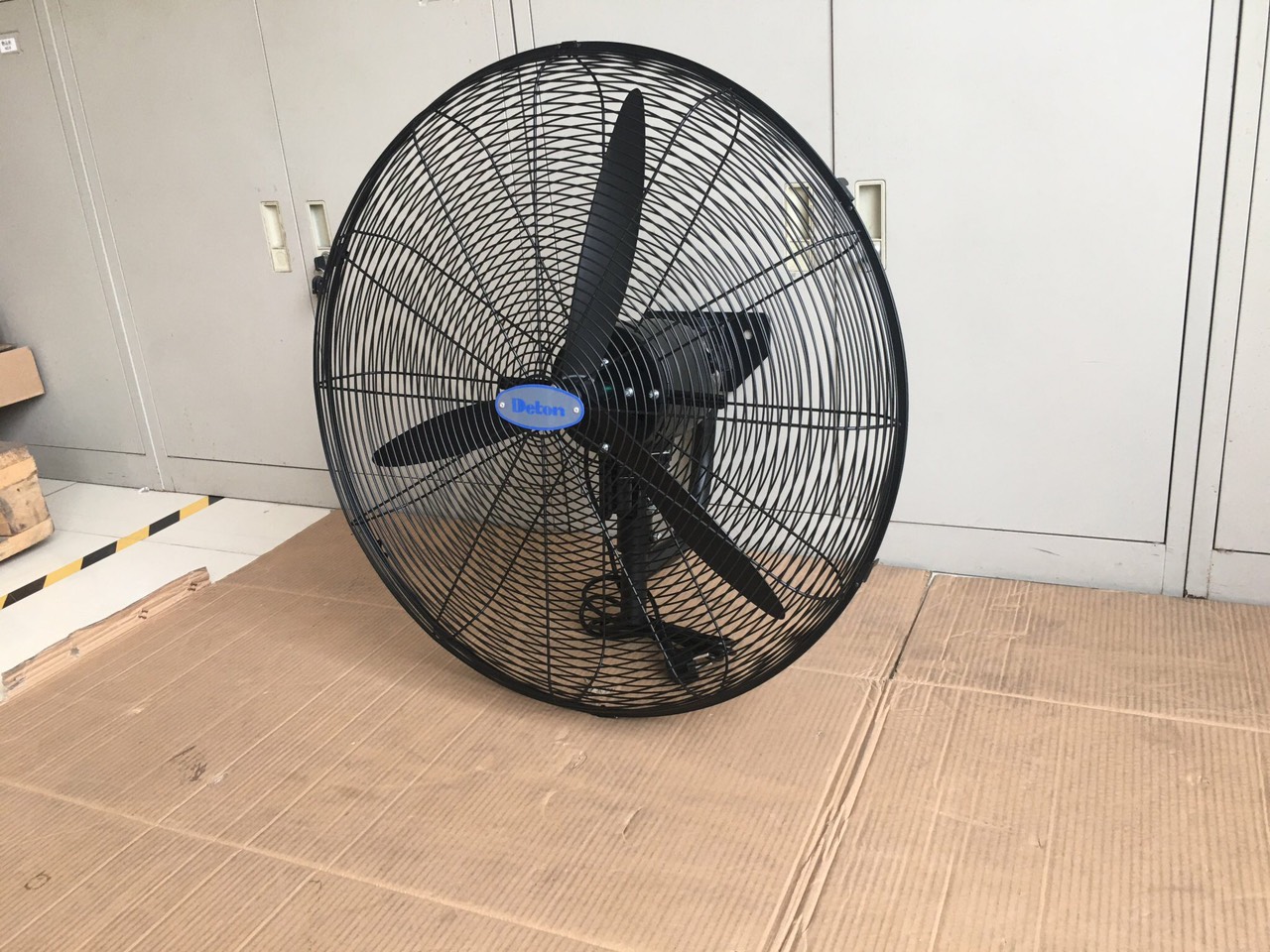 [HÀNG CHÍNH HÃNG] Quạt treo tường công nghiệp Deton DHW600-4T = DFP600-TW