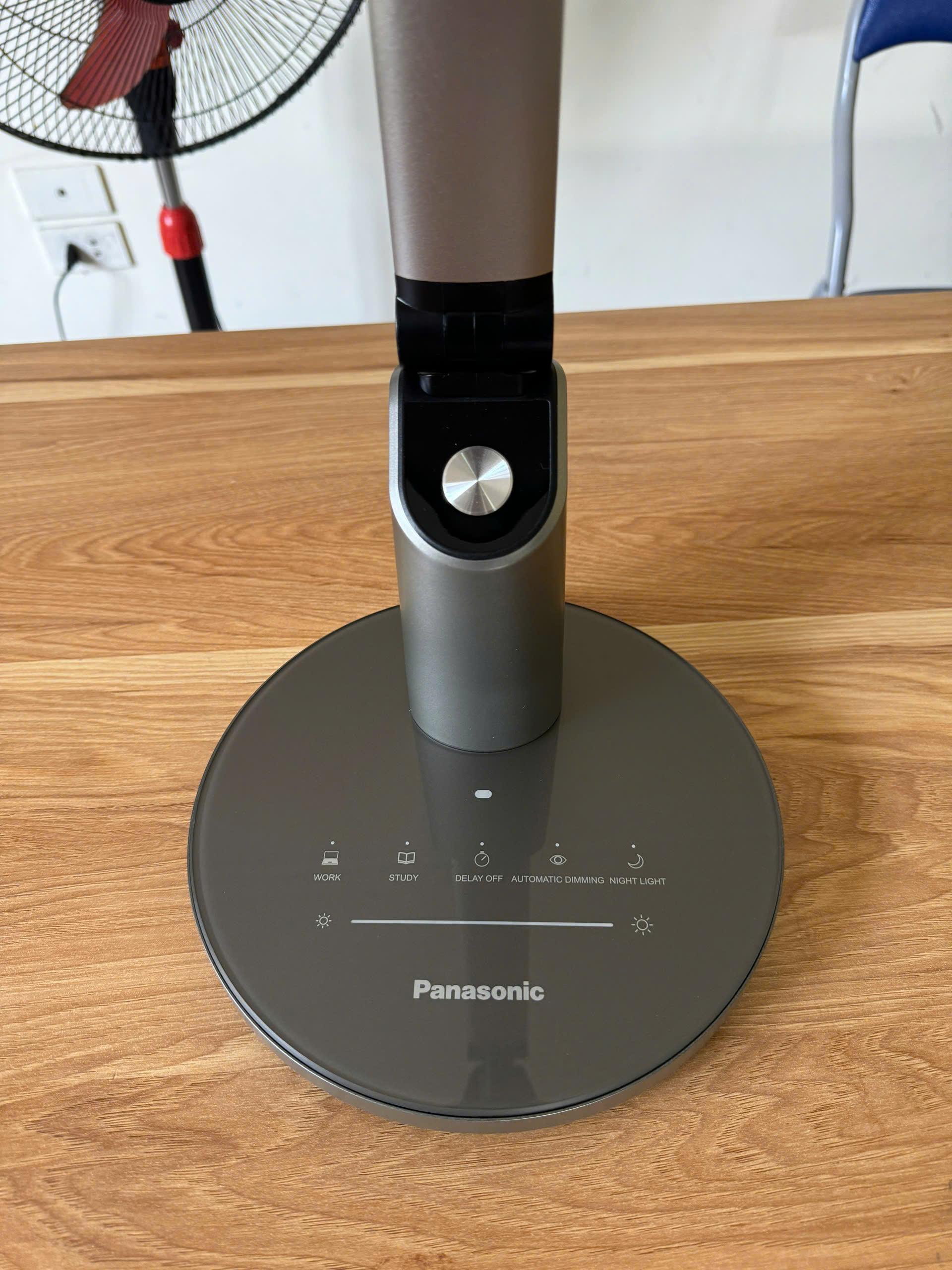 [HÀNG CHÍNH HÃNG] Đèn Để Bàn Panasonic HHGLT063319 công suất 20W, xuất xứ thương thiệu Nhật Bản