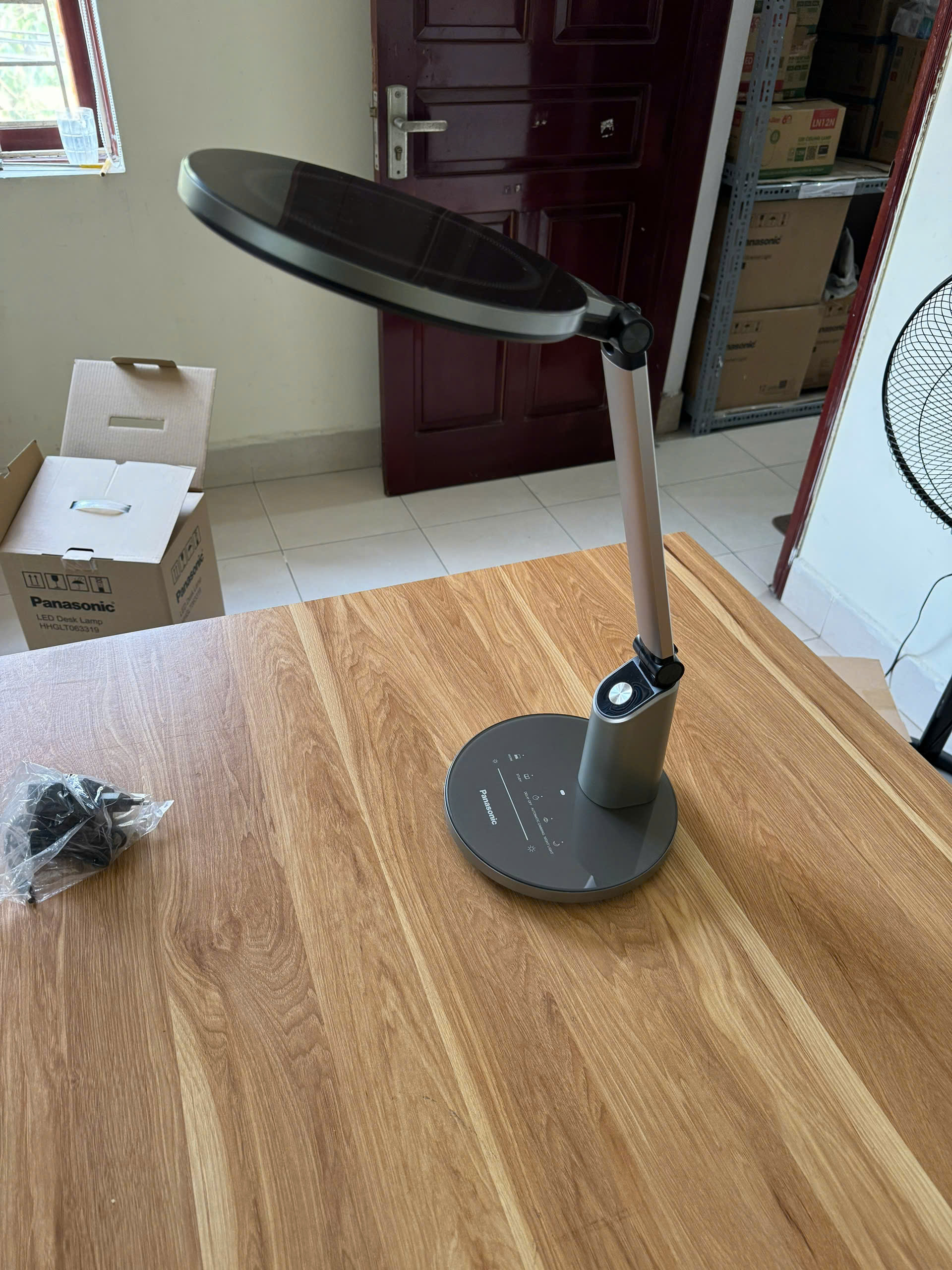 [HÀNG CHÍNH HÃNG] Đèn Để Bàn Panasonic HHGLT063319 công suất 20W, xuất xứ thương thiệu Nhật Bản