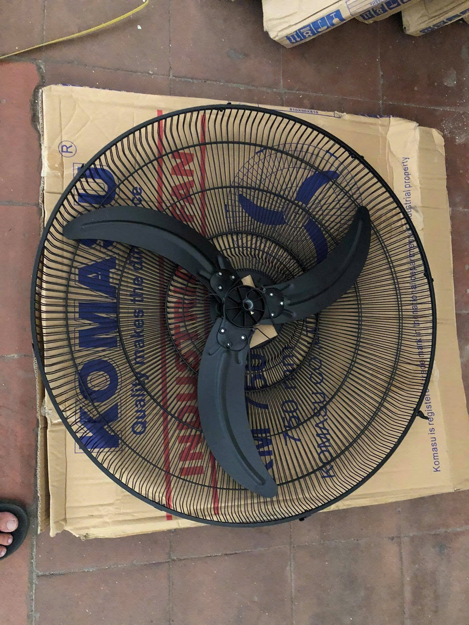 [KOMASU] Quạt cây công nghiệp lồng sơn cọc rút Komasu KM600S