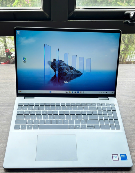 Dell 16 DC16251 Core 7 150U Ram 16GB SSD 1TB Màn hình 16inch FulHD+ Touch