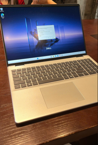 Dell 16 DC16251 Core 5 120U Ram 8GB SSD 512GB Màn 16inch FulHD Touch