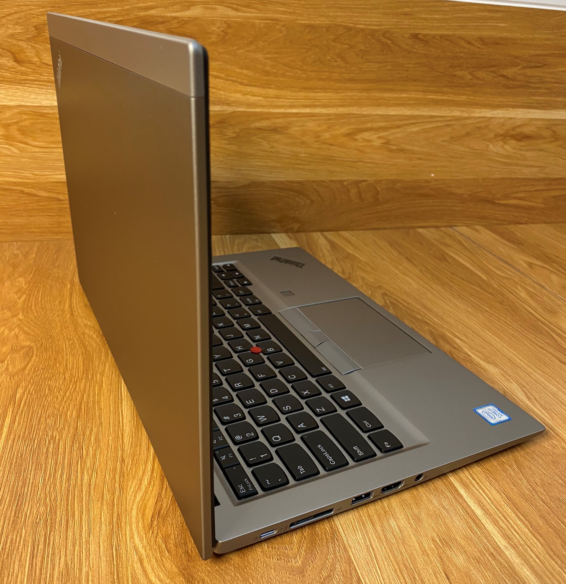 Lenovo ThinkPad T490s I5 8265U