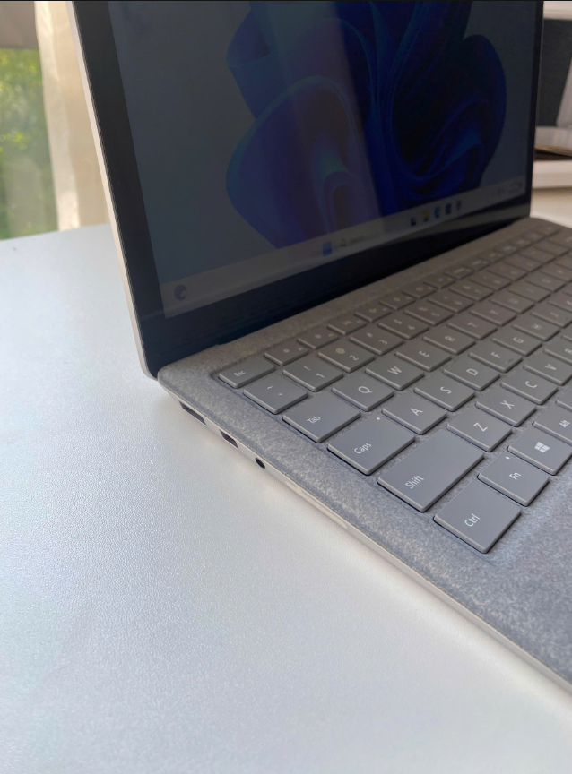 Surface Laptop 2 Core i5 8300U Ram 16Gb SSD 256Gb màn 13.5inch 2,5K cảm ứng