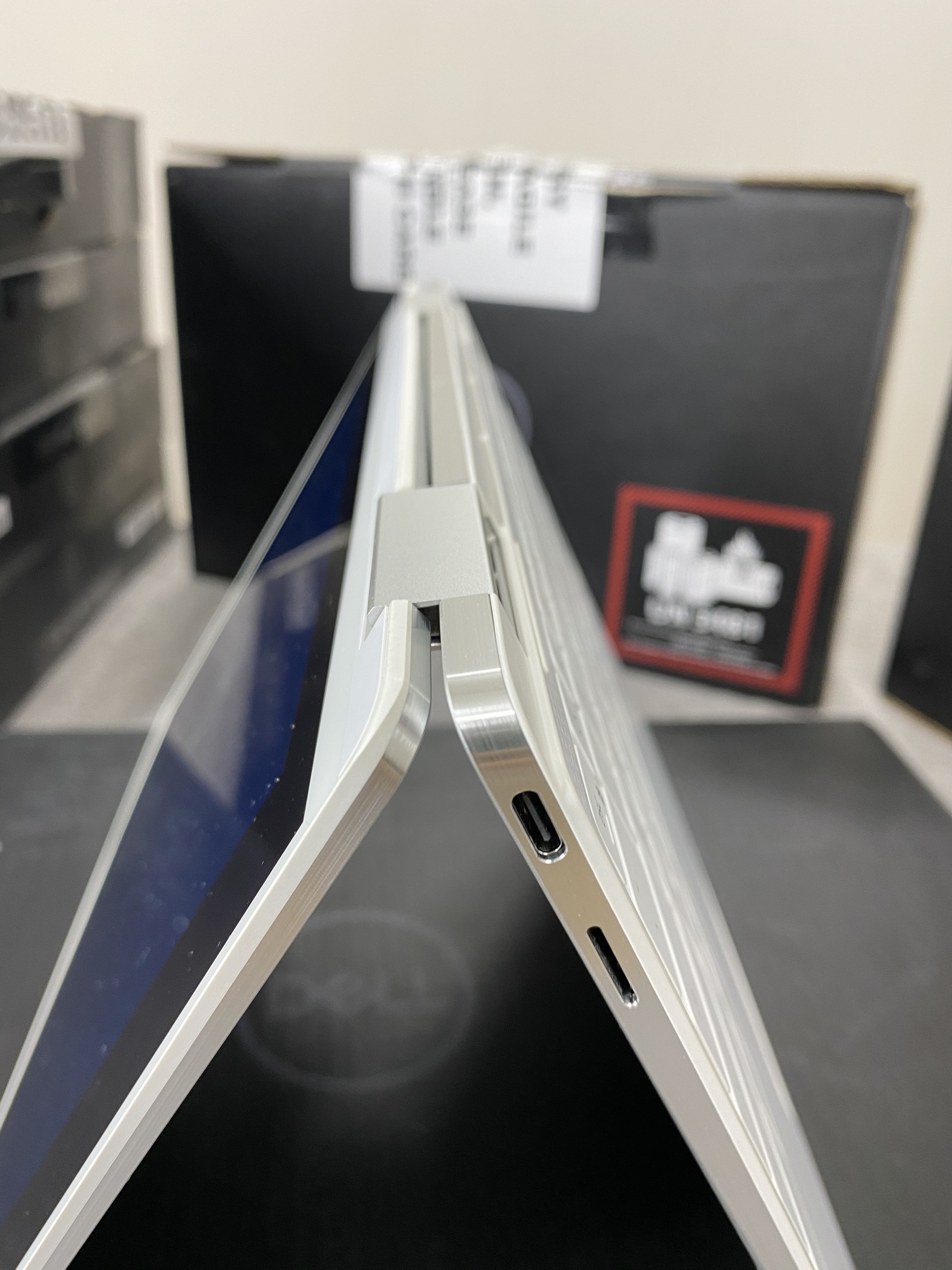 DELL XPS 13 7390 2in1 Core i7-1065G7 | RAM 16GB | SSD 512GB | FULL HD Cảm ứng