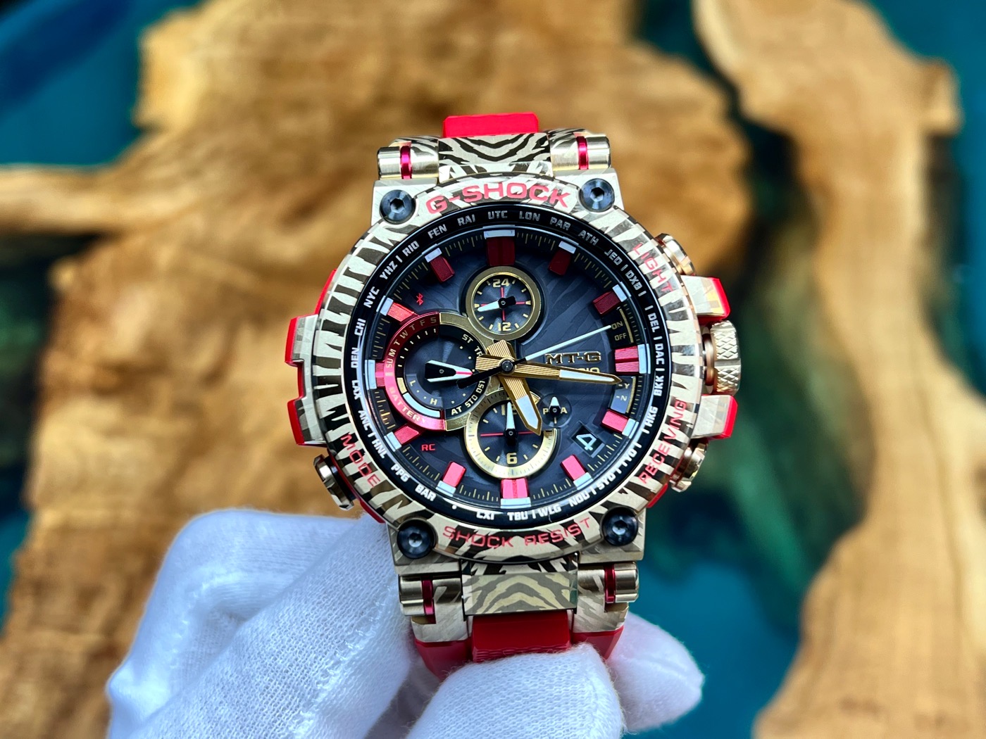 Đánh giá chi Tiết Casio G-Shock MTG-B1000CX-4ADR - Mãnh hổ 2022