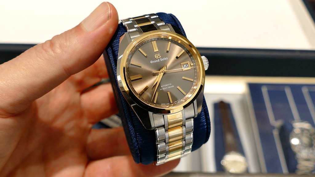 Trên tay chiếc Grand Seiko Heritage Hi-Beat 36000 SBGH254