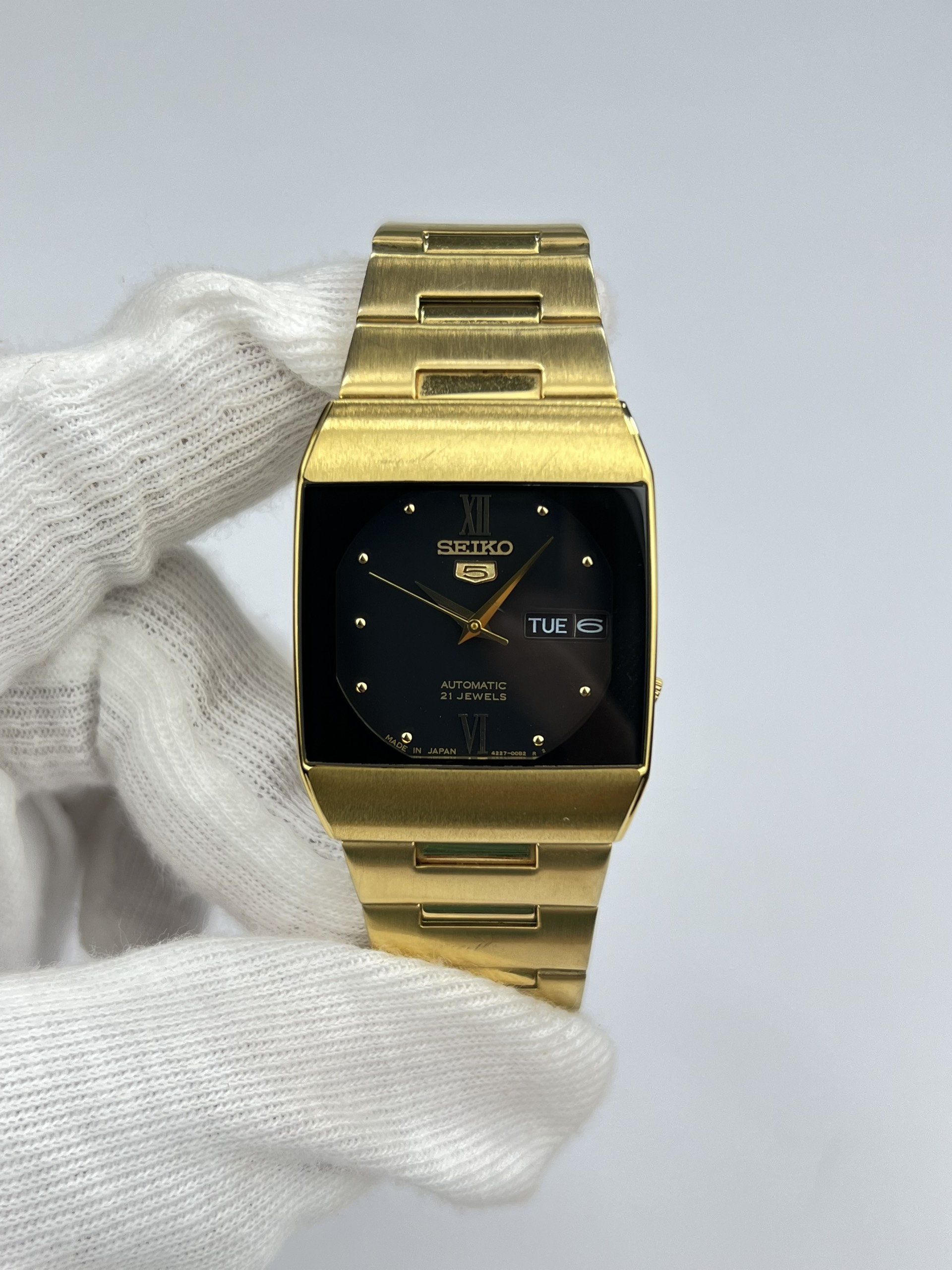 Seiko 5 Chặt Góc 4227-00B0