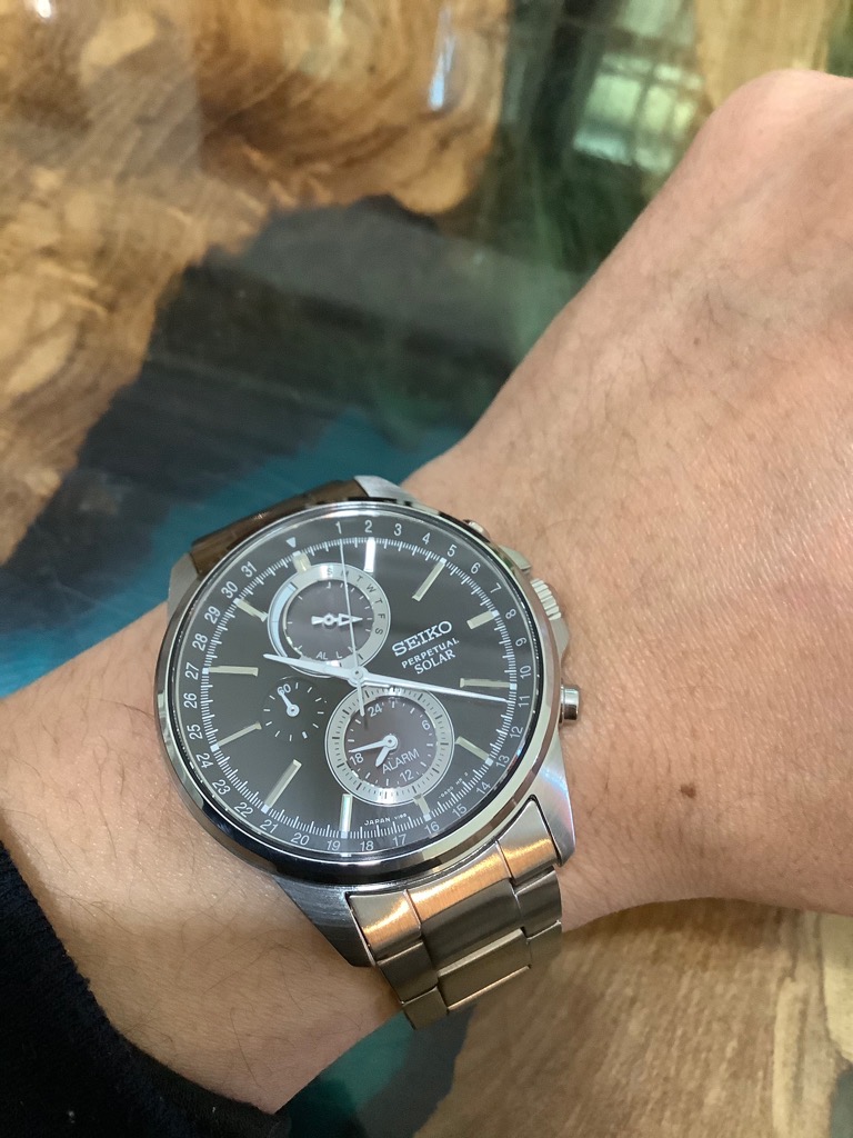 seiko perpetual solar chronograph v198