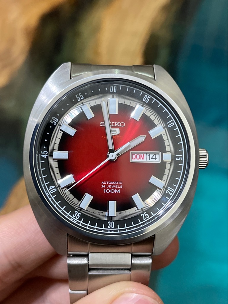 Seiko 5 Sports Automatic 24 chân kính - 4R36A - Màu đỏ